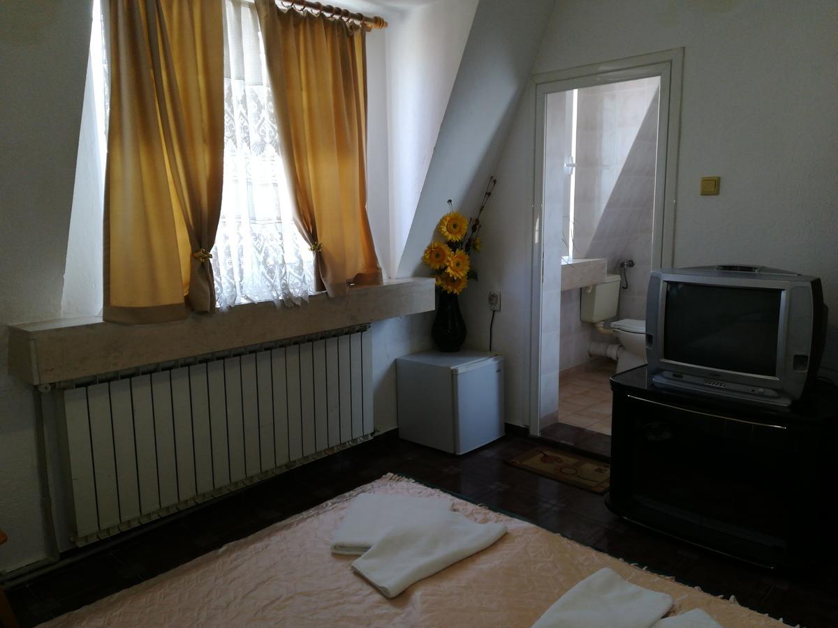 Family Hotel George 斯维伦格勒 外观 照片